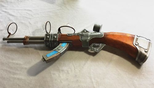 LEAGUE OF LEGENDS Caitlyn Replica Cospaly Prop